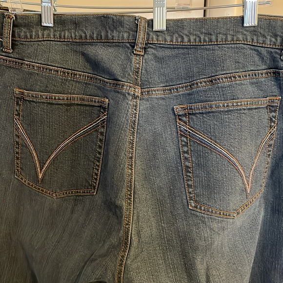 Venezia- Stretch Bootcut Medium Wash Jean. Size 20. Back pocket detail. EUC. - Picture 4 of 5